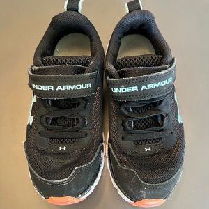 Girls Under Armour Gym Shoes